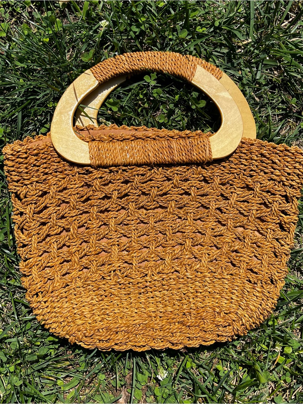 A small cottagecore picnic basket bag Accepting Offers!